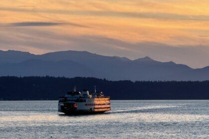 Washington state’s next-gen ferry era kicks off with 3 new hybrid boats in $1.15B deal – GeekWire