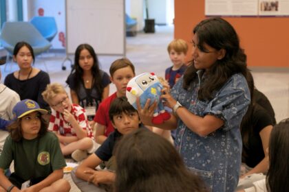 Kids go from curious to frustrated playing with AI-stuffed toys, UW study finds – GeekWire