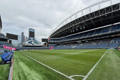 Seahawks buyer Vinod Khosla punts back to team management when it comes to Lumen Field turf talk – GeekWire