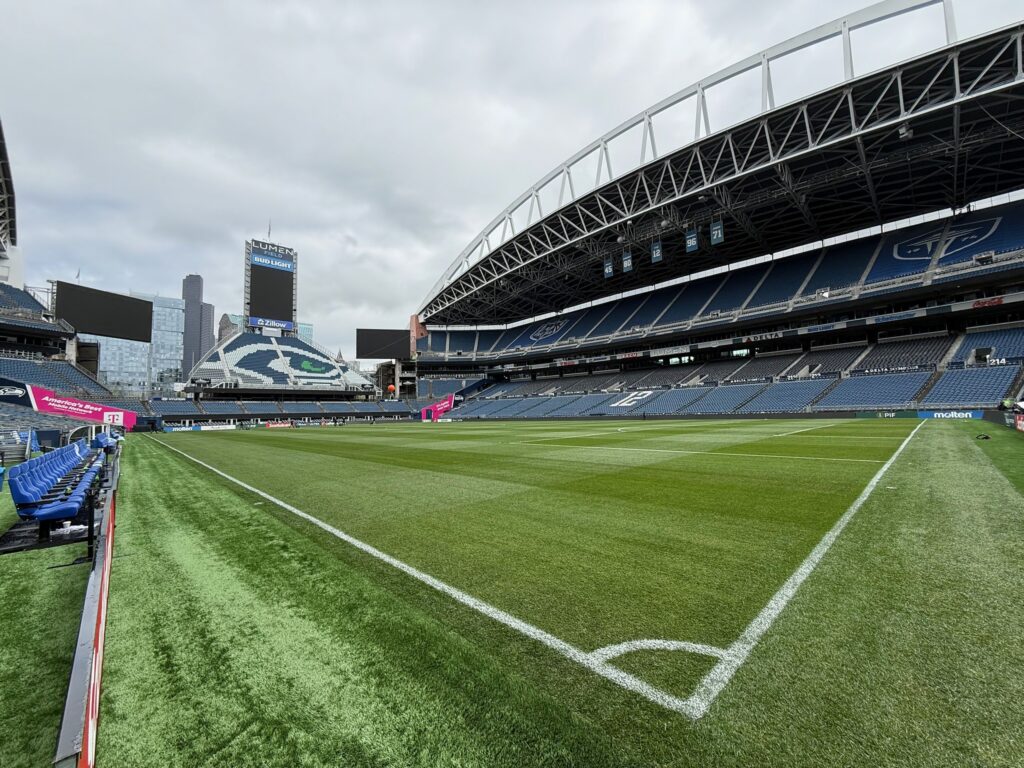 Seahawks buyer Vinod Khosla punts back to team management when it comes to Lumen Field turf talk – GeekWire