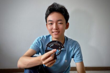 What’s his angle? Teen frustrated by plastic protractor reimagines the classic classroom tool – GeekWire