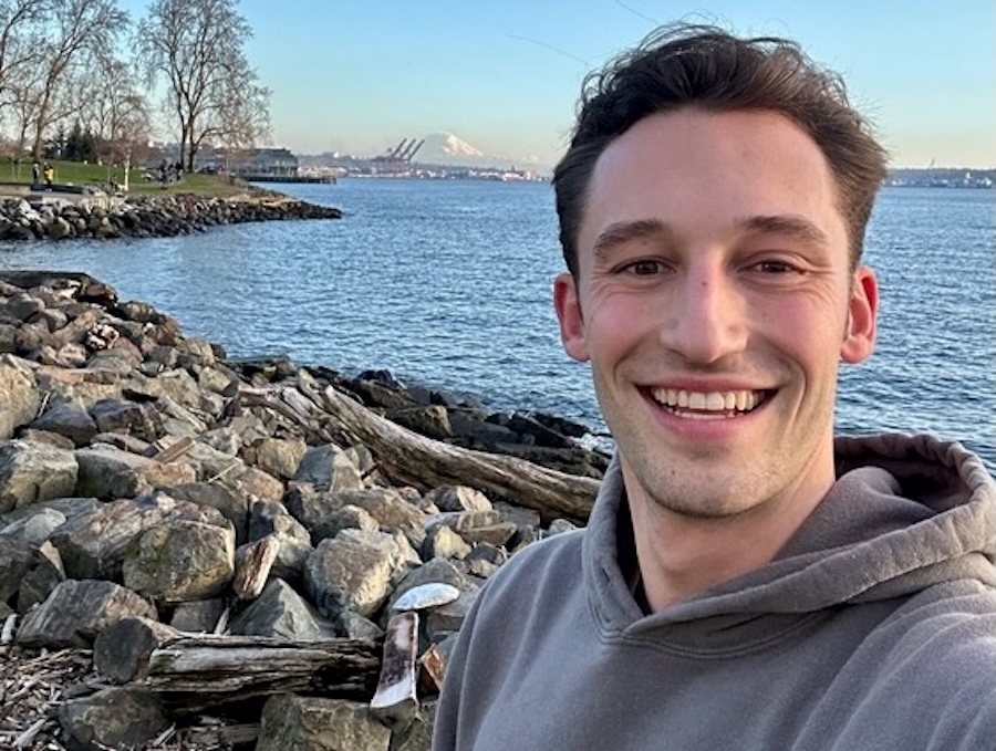 Friends launch website and guerrilla campaign to land Seattle tech worker a date – GeekWire