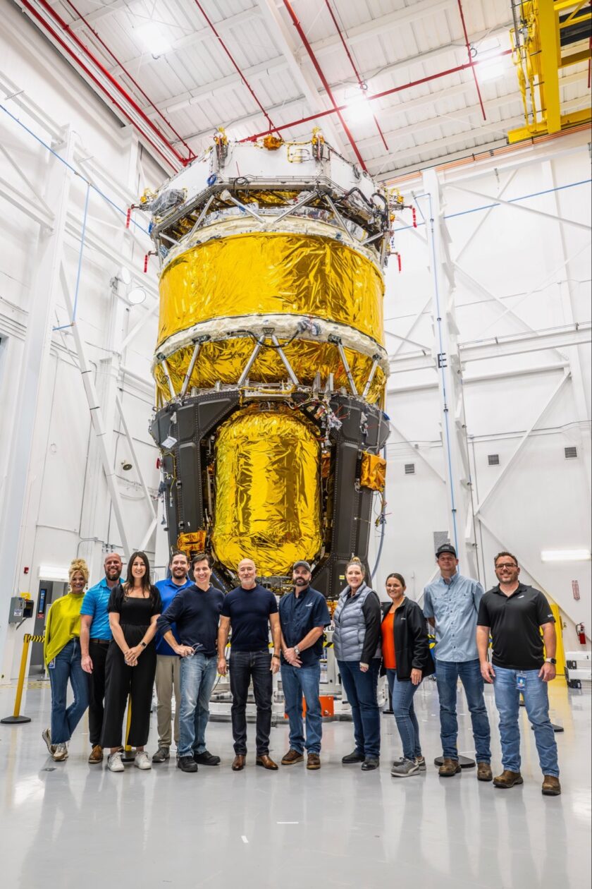Jeff Bezos and Blue Origin team standing in front of Blue Moon lunar lander