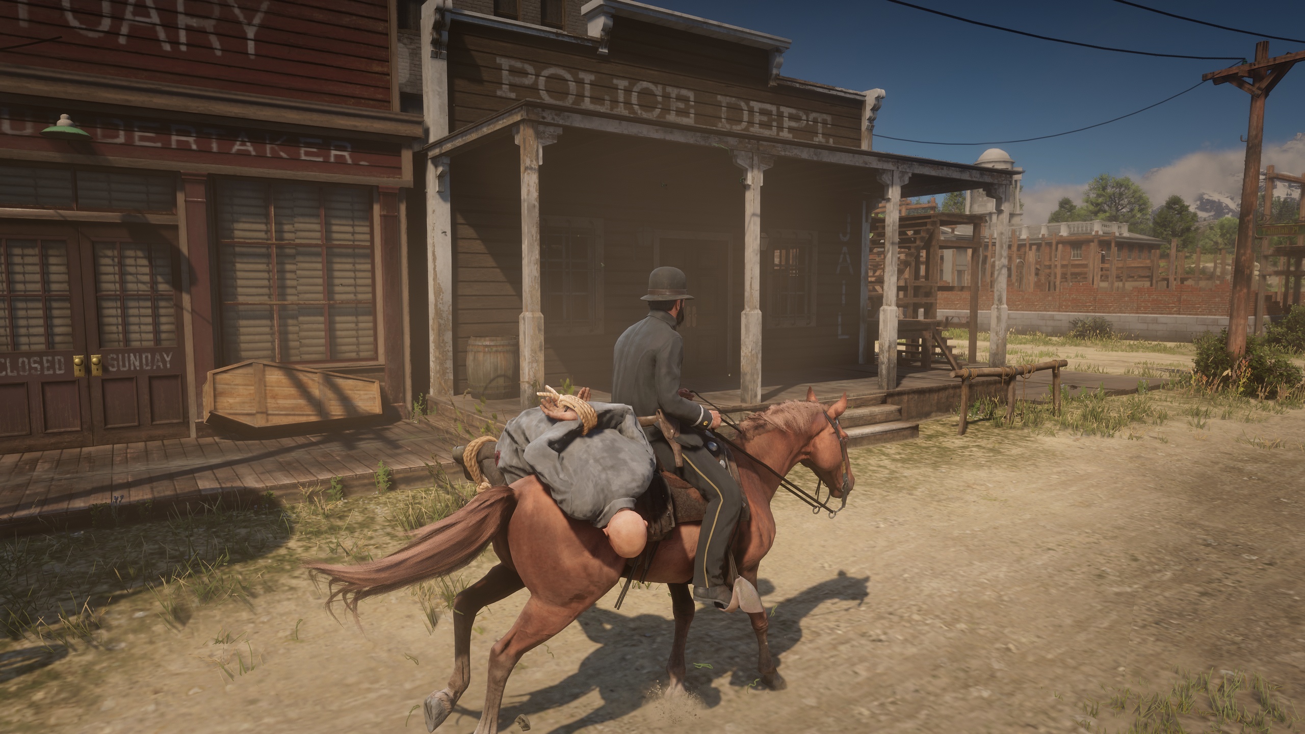 Playing as a lawman in the Red Dead Redemption 2 First Response mod